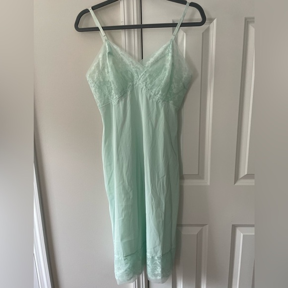 Vintage 60’s Vanity Fair Made in USA Mint Green Slip - Picture 3 of 16